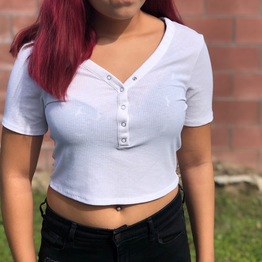 Button crop top 😻🎰